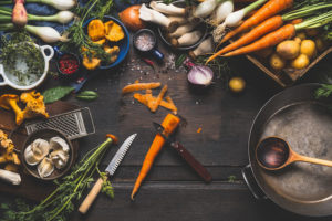 Köksbord med grönsaker
